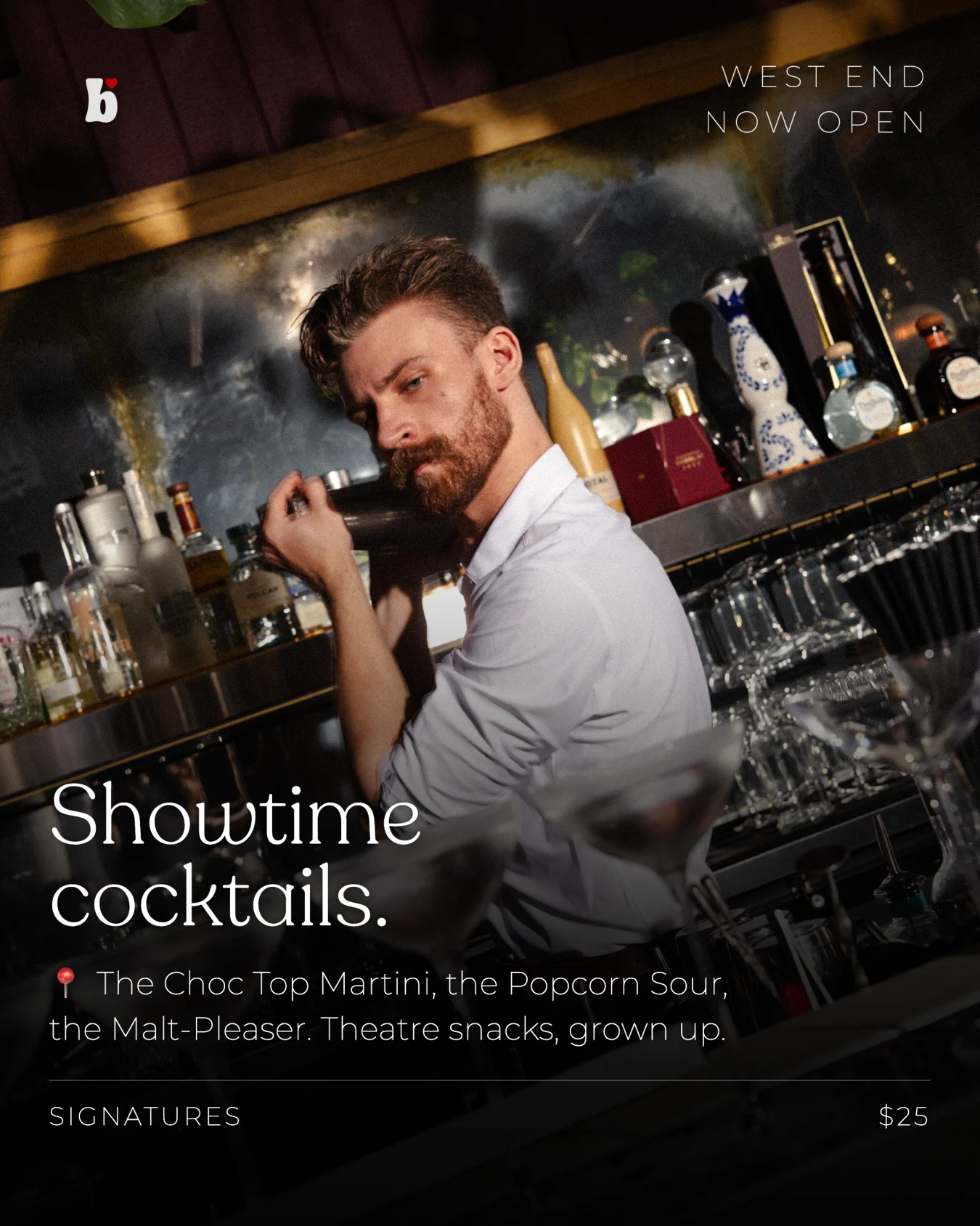 Showtime cocktails at the bar